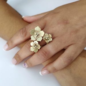 anillo ajustable tres flores floreciendo bronce 3